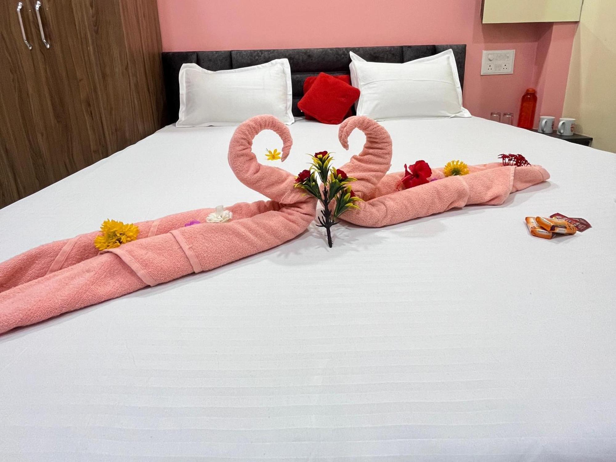 Jai Swaminarayan Delux Homestay Garudeshwar المظهر الخارجي الصورة