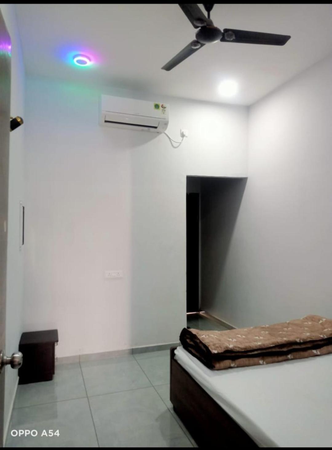 Jai Swaminarayan Delux Homestay Garudeshwar المظهر الخارجي الصورة